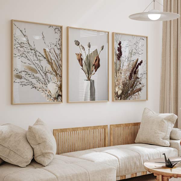 conjunto de tres cuadros fotográficos con flores y fondo gris - kuadro