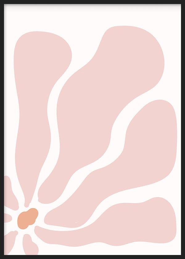 cuadro para lámina decorativa de flor con pétalos en rosa pastel y fondo beige. Cuadro nórdico con marco negro.