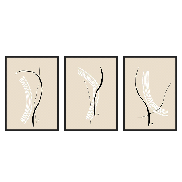 Conjunto de tres cuadros abstractos con formas en negro y blanco, fondo beige