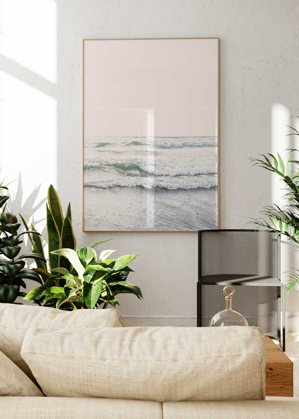 decoración con cuadros, ideas - Cuadro fotográfico de olas rompiendo en la playa y cielo rosado. Una obra muy veraniega.