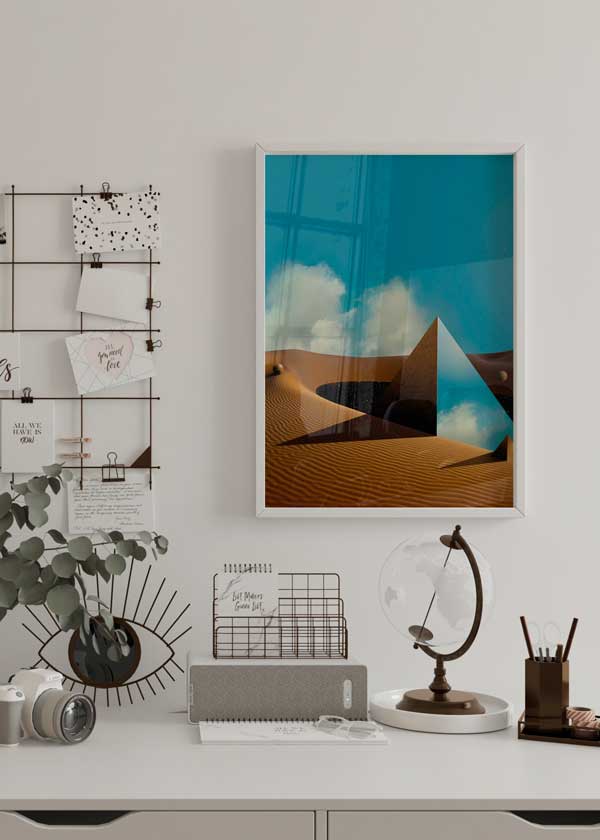Cuadro collage de pirámide y duna del desierto. Una obra muy original y llena de imaginación