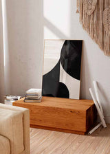 Cuadro minimalista y geométrico en negro y beige, estilo abstracto. Una obra con mucha elegancia para ambientes modernos. 