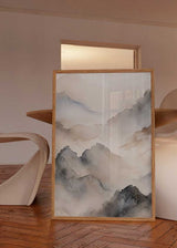 Cuadro de estilo abstracto con montañas en tonos claros y grises