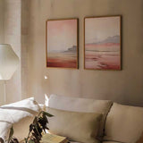 Cuadro de estilo abstracto con paisaje en tonos rosas y pastel