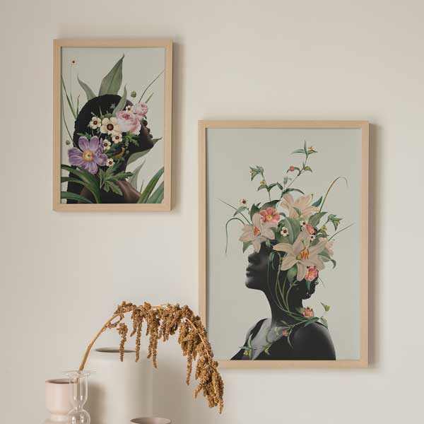 Conjunto de dos cuadros, ilustraciones artísticas de mujeres con motivos florales