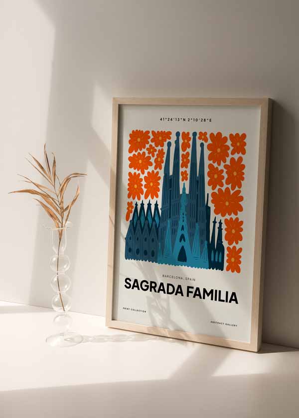 Cuadro Sagrada Familia, ilustración colorida. Una obra que te hará viajar a Barcelona para ver la mayor obra del arquitecto Gaudí