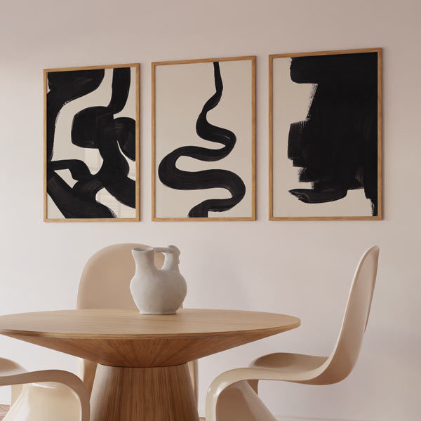 Cuadro minimalista y abstracto en negro y un ligero beige, estilo abstracto - tríptico de tres cuadros