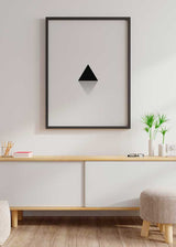 Decoración con cuadros, ideas -  cuadro geométrico y minimalista de prisma negro y fondo blanco. Lámina decorativa.