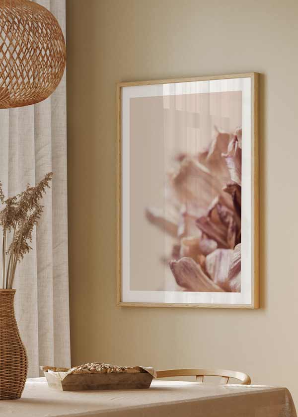 Decoración con cuadros, ideas -  lámina decorativa de flor crisantemo nude en tonos rojizos, estilo decorativo nórdico