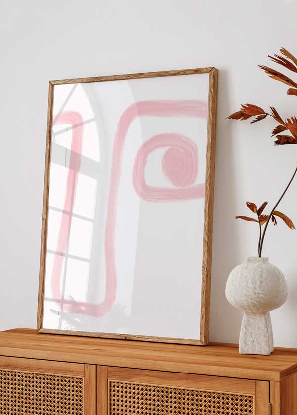 decoración con cuadros, ideas - lámina decorativa abstracta con cara brocha rosa