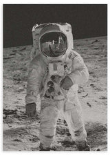lámina decorativa de foto de hombre en la luna en blanco y negro. Neil Armstrong en la luna
