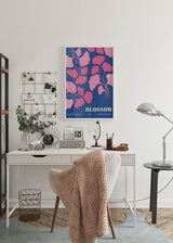 Decoración con cuadros, ideas -  lámina decorativa de flores en tonos rosas y fondo azul, ilustración floral