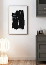 Decoración con cuadros, ideas -  cuadro abstracto con pinceladas rugosas negras sobre fondo blanco. Lámina decorativa.