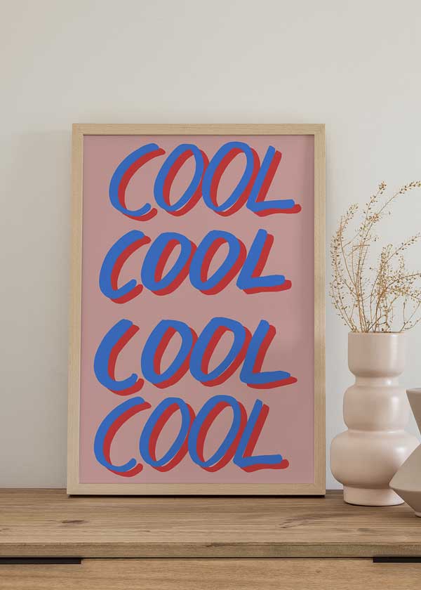 decoración con cuadros, ideas - lámina decorativa de ilustración colorida y palabra "cool" en tonos rosas y azules - kuadro