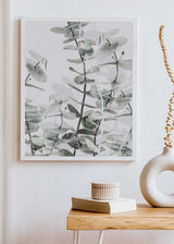 decoración con cuadros, ideas - lámina decorativa con flor de eucalipto en tonos blancos y verdes, estilo nórdico - kuadro