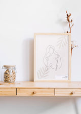 Decoración con cuadros, ideas -  cuadro de mujer ilustrado con fondo beige. Lámina decorativa.