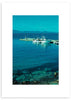 lámina decorativa de fotografía de barco amarrado en un puerto