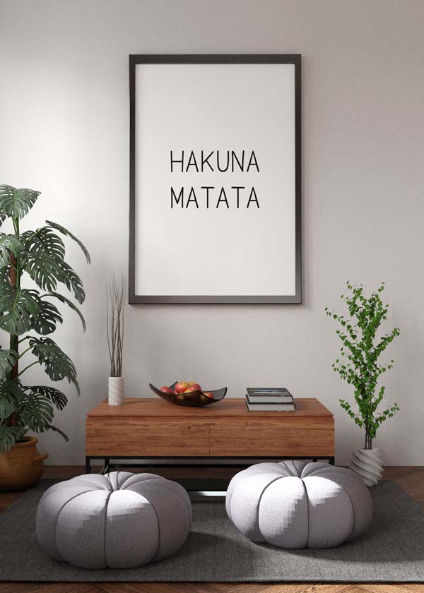 Decoración con cuadros, ideas -  cuadro con frase del rey león "Hakuna Matata"