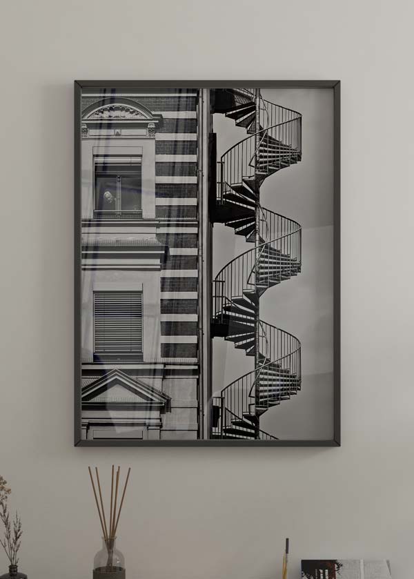 decoración con cuadros, ideas - lámina decorativa en blanco y negro de edificio con escaleras - kuadro