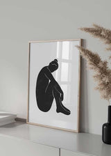 Decoración con cuadros, ideas -  lámina decorativa abstracta de mujer en blanco y negro con fondo gris - ilustración de mujer