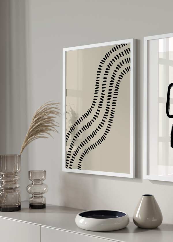 decoración con cuadros, ideas - lámina decorativa abstracta con formas en negro y fondo beige
