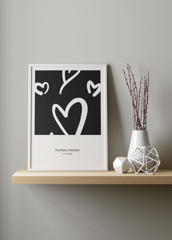 Decoración con cuadros, ideas -  cuadro personalizado para parejas con ilustración de corazones. Nombres y fechas personalizables. Cuadro blanco y negro.