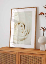 decoración con cuadros, ideas - lámina decorativa fotográfica de rosa blanca en estilo nórdico - kuadro