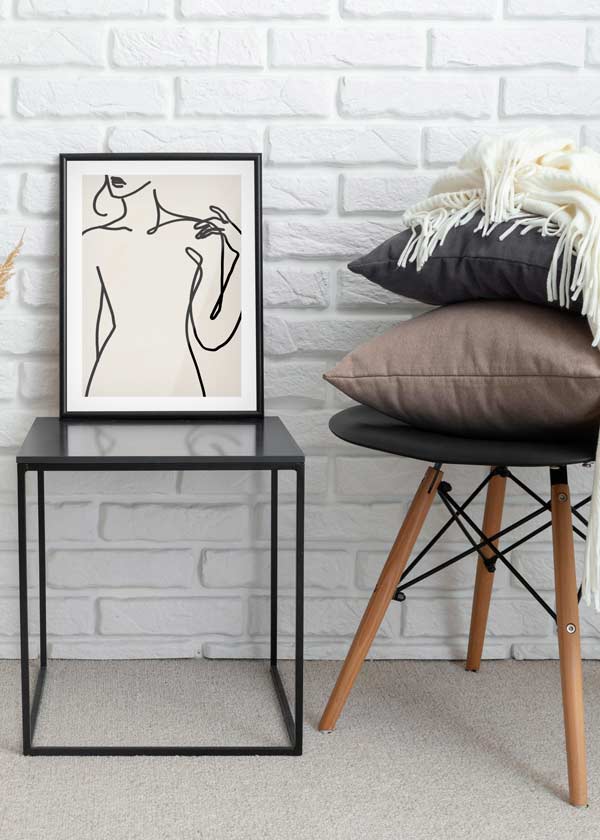 Decoración con cuadros, ideas -  cuadro de ilustración de mujer minimalista en trazos negros y fondo beige
