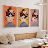 decoración con cuadros, mural Frida - lámina decorativa de Frida Kalho sobre fondo naranja, ilustración colorida - kuadro