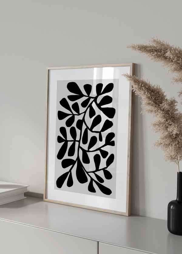 Decoración con cuadros, ideas -  lámina decorativa abstracta de flor en blanco, negro y gris - ilustración abstracta de flor